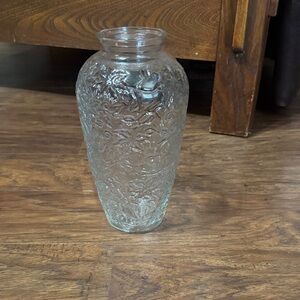 Princess House Textured Clear Glass Vase